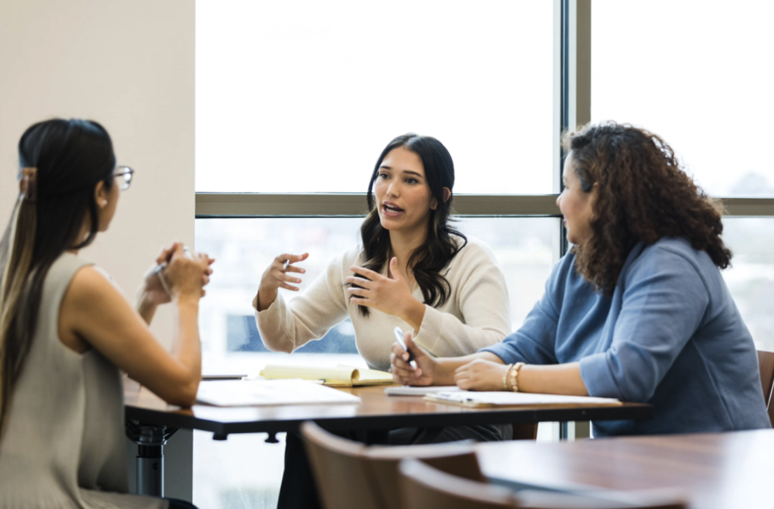 Leadership 101: 6 Essential Traits of Exceptional Mentors 